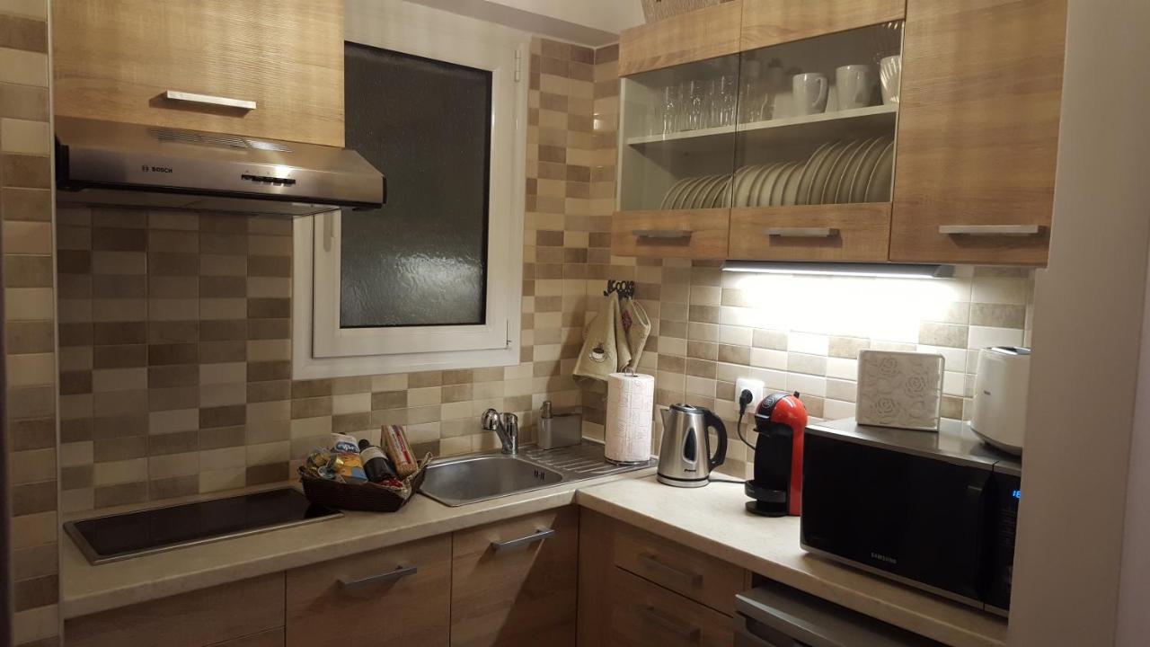 Zoe's Apartment *
