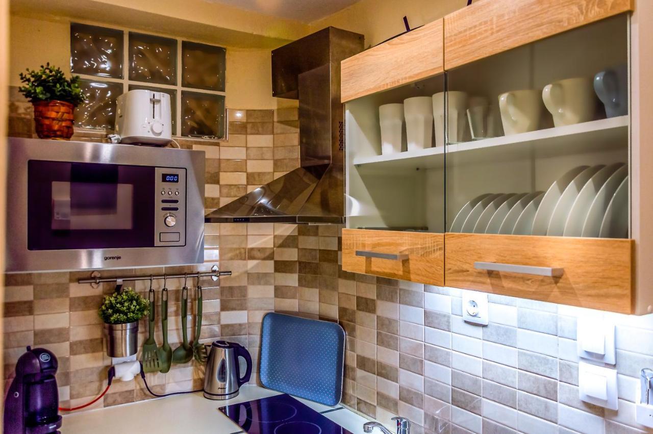 Zoe's Apartment